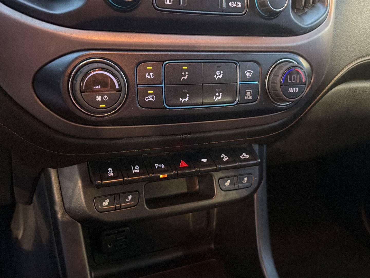 Used 2021 GMC Canyon AT4 w/ Driver Alert Package AWD/4WD image 28