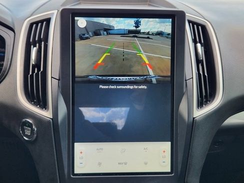 Used 2022 Ford Edge SE image 16