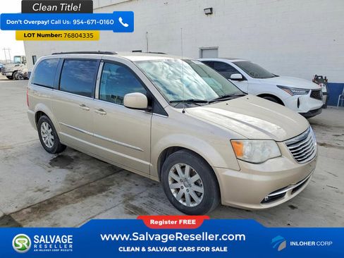 Used 2014 Chrysler Town & Country Touring image 5