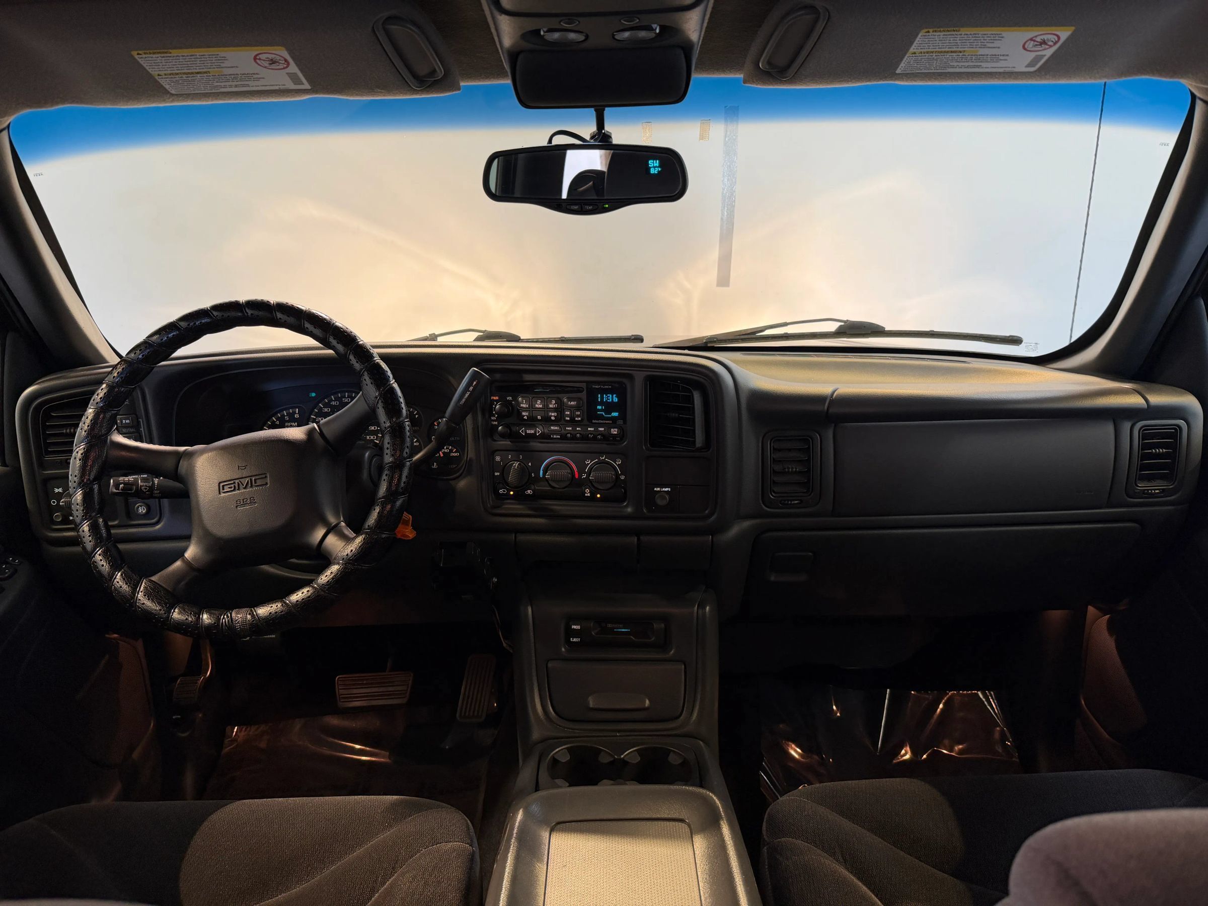 Used 2002 GMC Sierra 2500 4x4 Crew Cab HD w/ Snow Plow Prep Pkg image 16