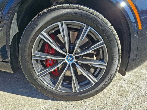Certified 2025 BMW X5 xDrive50e w/ M Sport Package image 8