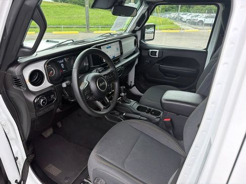 Used 2024 Jeep Wrangler Unlimited Sport AWD/4WD image 12