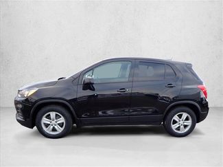 Used 2021 Chevrolet Trax LS w/ Tint and Cruise Package video 2