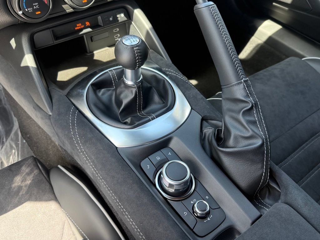 New 2026 MAZDA MX-5 Miata Club w/ Weather Package RWD image 21