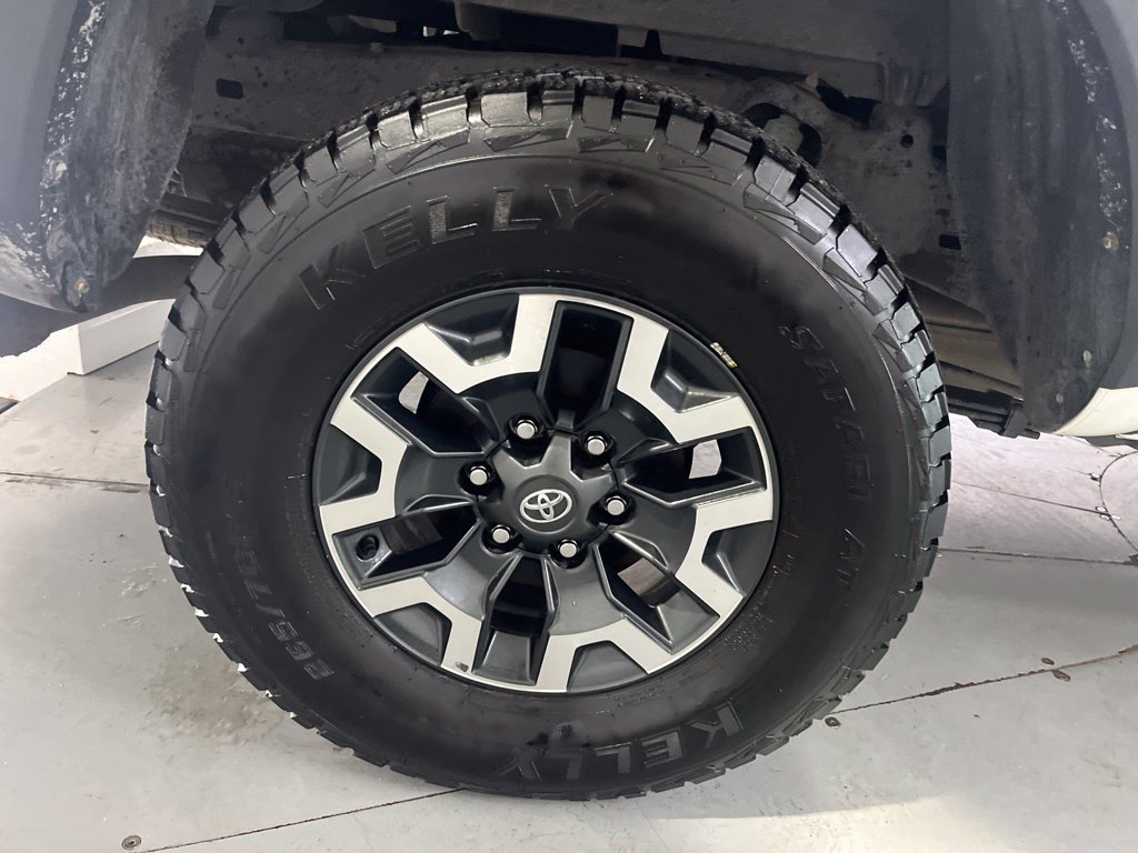 Used 2023 Toyota Tacoma TRD Off-Road AWD/4WD image 15