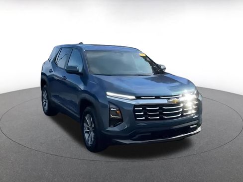 Used 2025 Chevrolet Equinox LT image 3