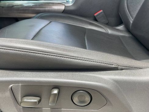 Used 2025 Chevrolet Silverado 2500 LTZ w/ LTZ Premium Package AWD/4WD image 23