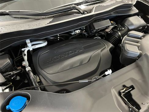 Used 2025 Honda Ridgeline Sport image 12