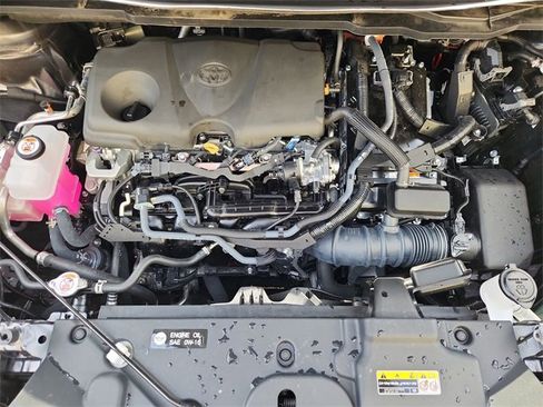 Used 2025 Toyota Sienna LE image 28