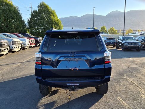 Used 2023 Toyota 4Runner SR5 AWD/4WD image 7