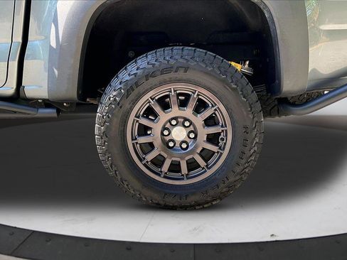 Used 2020 Chevrolet Colorado ZR2 w/ Colorado ZR2 Bison Edition AWD/4WD image 34