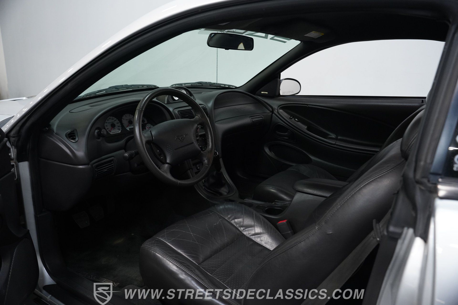 Used 2001 Ford Mustang GT RWD image 4