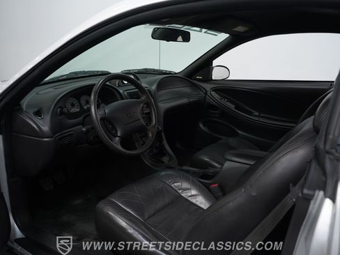 Used 2001 Ford Mustang GT RWD image 4