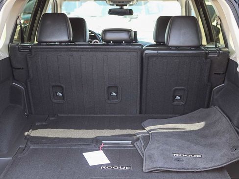 Used 2025 Nissan Rogue SL w/ SL Premium Package image 25