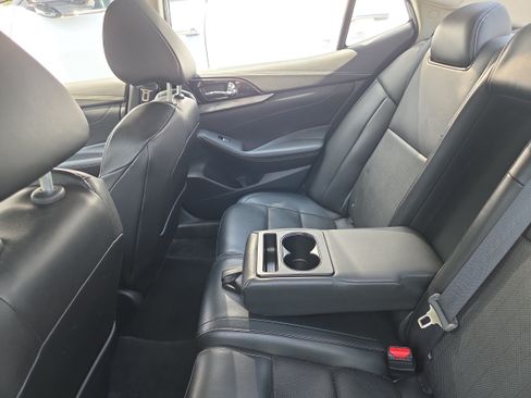 Used 2021 Nissan Maxima 3.5 SV w/ Floor Mat Group FWD image 10