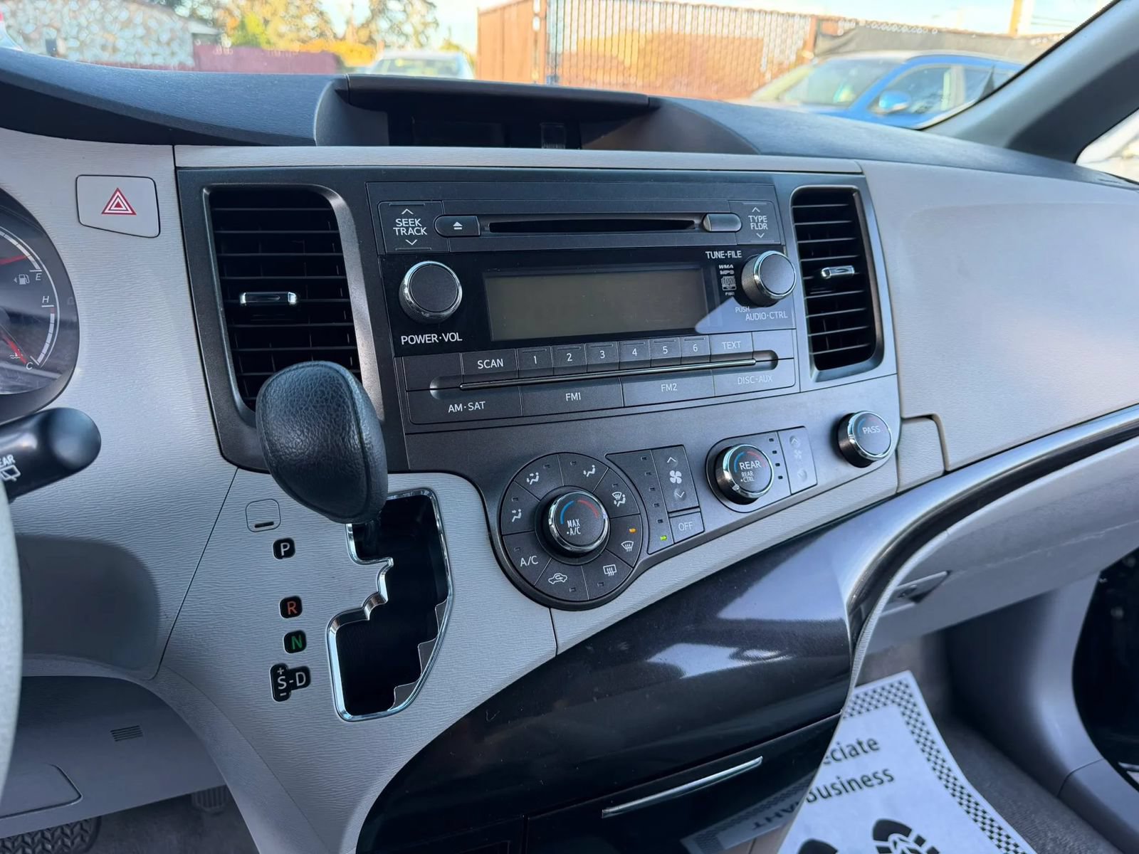 Used 2012 Toyota Sienna LE FWD image 17