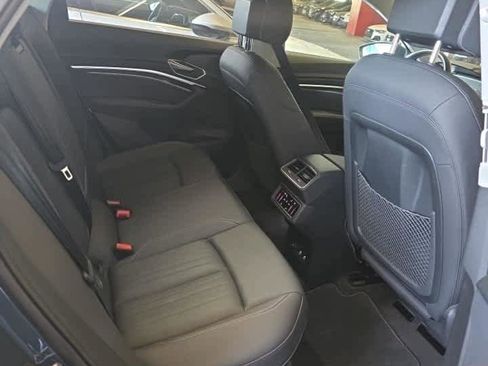 Used 2024 Audi Q8 e-tron Premium Plus w/ Premium Plus Package image 12