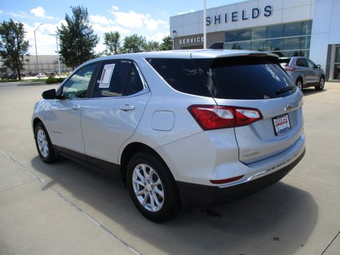 Used 2021 Chevrolet Equinox LT FWD image 4