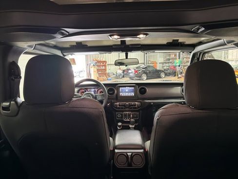 Used 2023 Jeep Wrangler Sport S image 18