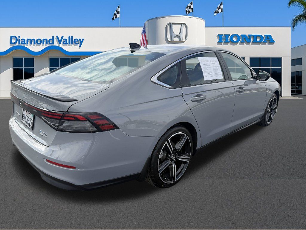Used 2024 Honda Accord Sport image 8