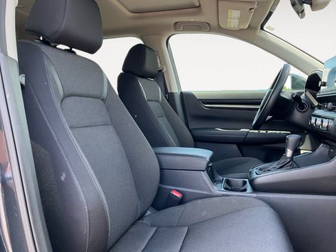 Used 2025 Honda CR-V EX image 15