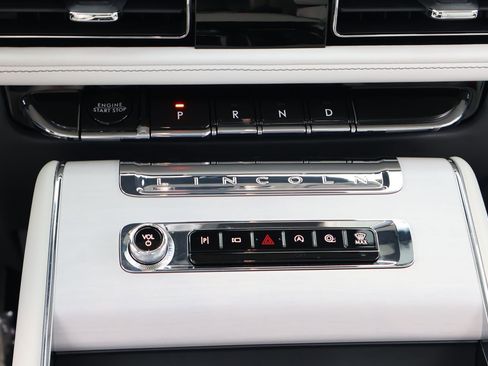 Used 2025 Lincoln Aviator Reserve w/ Luxury Package AWD/4WD image 18