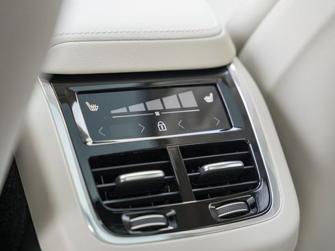 New 2026 Volvo XC60 B5 Ultra w/ Protection Package Premier image 36