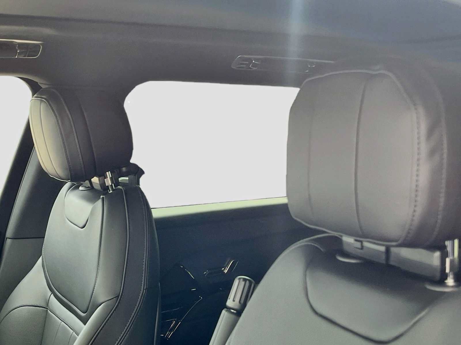 New 2027 Land Rover Range Rover Sport SE AWD/4WD image 15