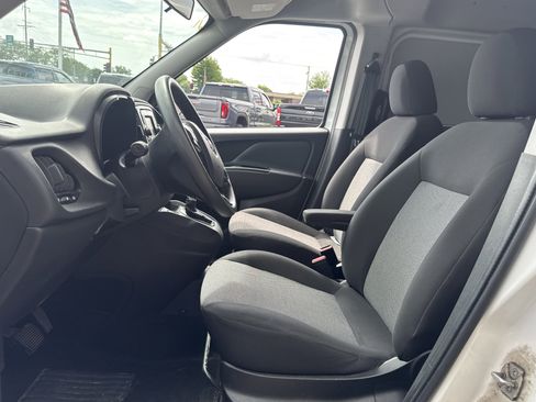 Used 2018 RAM ProMaster City Tradesman FWD image 4