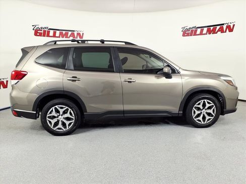 Used 2020 Subaru Forester Premium image 3