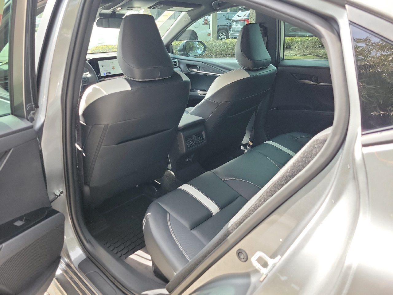 Used 2026 Toyota Camry SE FWD image 10