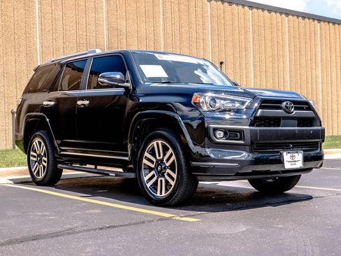 Used 2024 Toyota 4Runner Limited AWD/4WD image 2