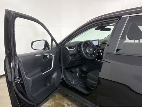 Used 2025 Toyota RAV4 LE image 2