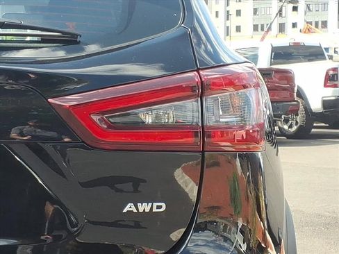 Used 2022 Nissan Rogue Sport S image 32