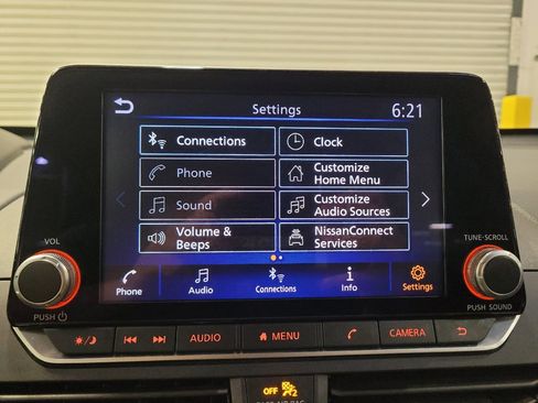Used 2025 Nissan Altima 2.5 SV FWD image 25