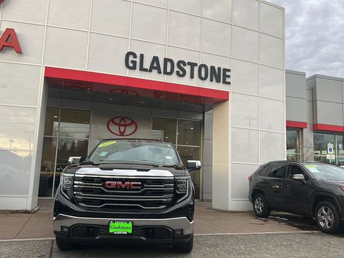 Used 2024 GMC Sierra 1500 SLT AWD/4WD image 2