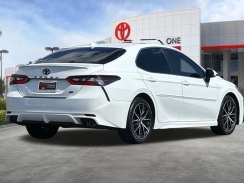 Used 2021 Toyota Camry SE w/ Carpet Mat Package (TMS) FWD image 4