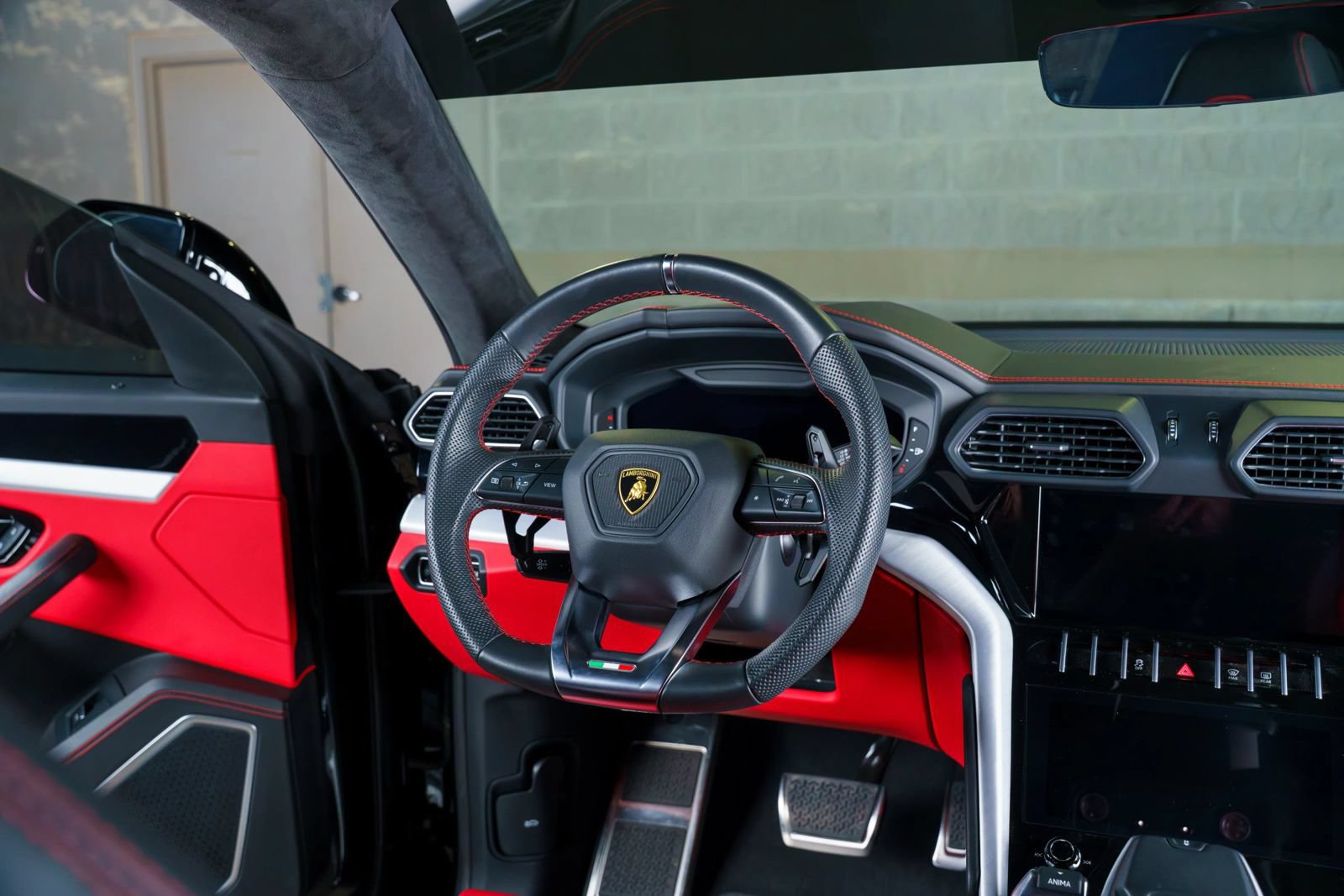 Used 2021 Lamborghini Urus AWD/4WD image 13