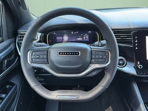 Certified 2022 Jeep Wagoneer Series III image 17