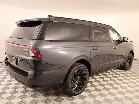 New 2025 Lincoln Navigator L Reserve w/ Jet Appearance Package image 22