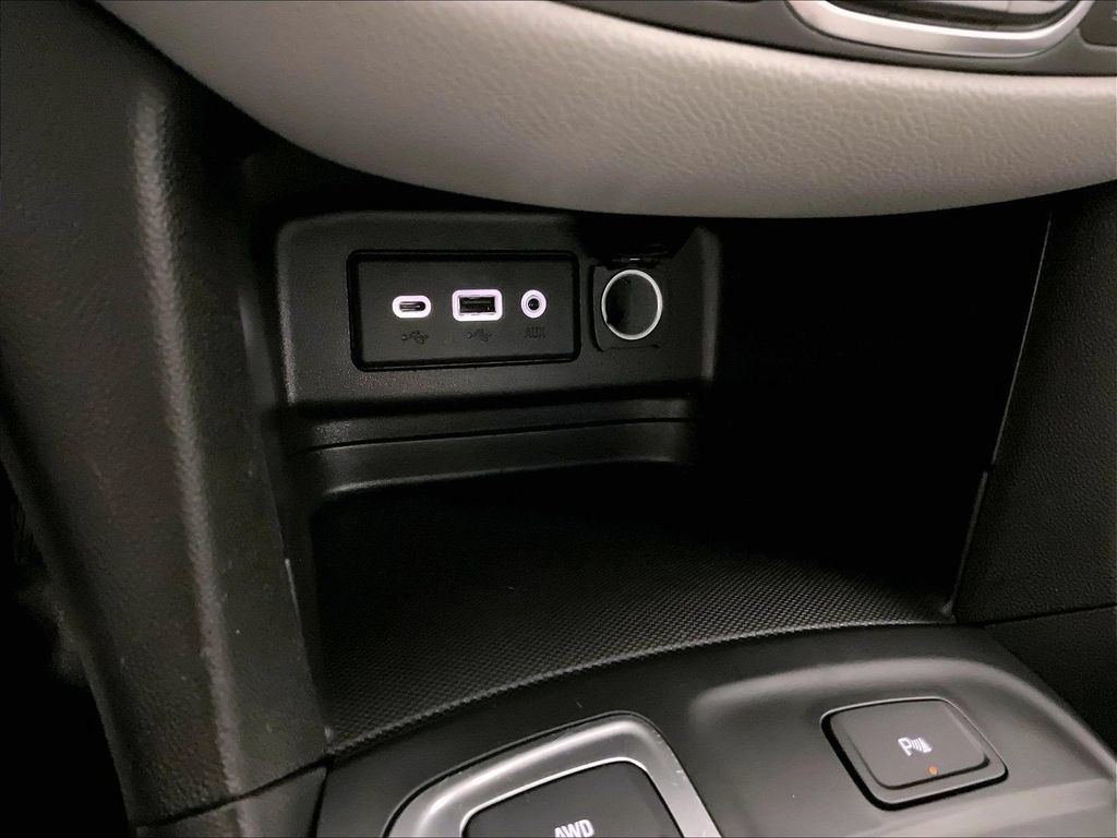Used 2024 Chevrolet Equinox LT AWD/4WD image 26