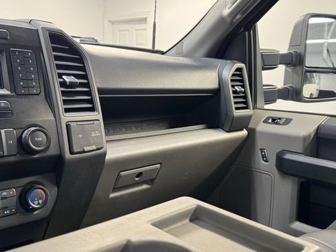 Used 2022 Ford F250 XL w/ Power Equipment Group image 25