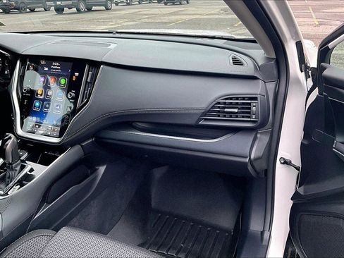 Used 2025 Subaru Outback Premium image 17