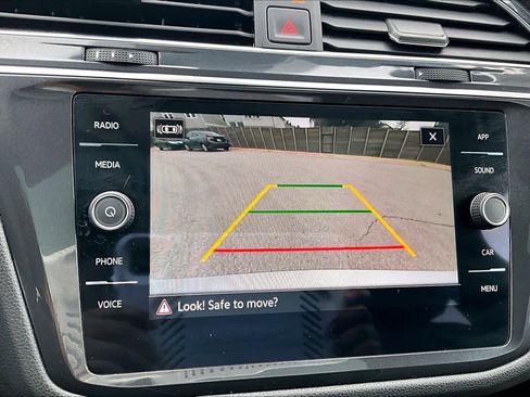 Used 2023 Volkswagen Tiguan SE R-Line image 26