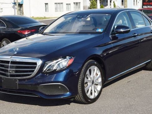 Used 2020 Mercedes-Benz E 450 4MATIC Sedan w/ Driver Assistance Package image 5