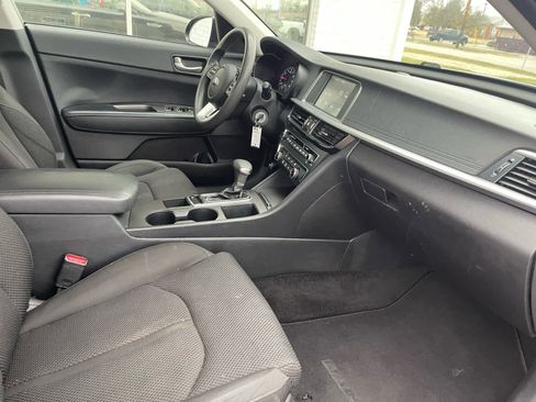 Used 2020 Kia Optima LX image 10
