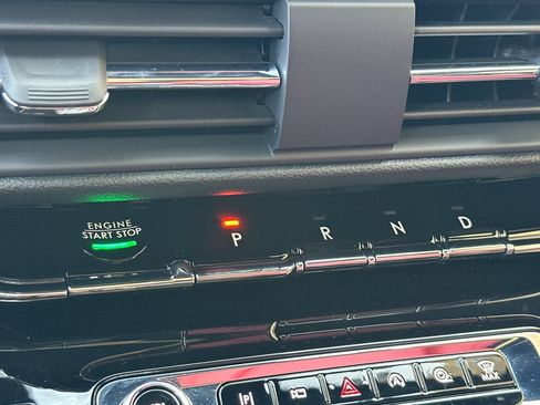 New 2025 Lincoln Corsair Reserve w/ Equipment Group 202A image 20