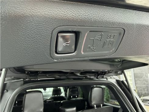 Used 2019 Ford Expedition Limited w/ Equipment Group 301A AWD/4WD image 23
