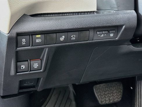 Certified 2024 Toyota Sienna Platinum AWD/4WD image 10