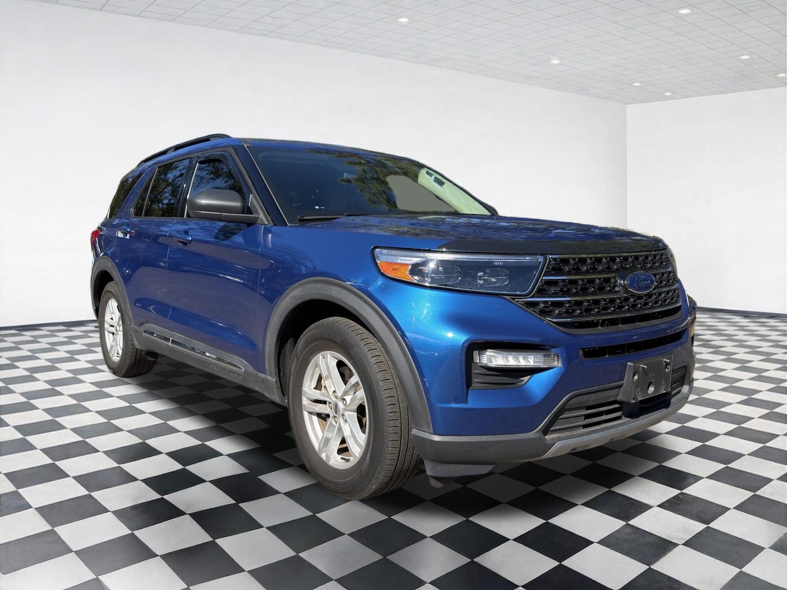 Used 2020 Ford Explorer XLT w/ Equipment Group 202A RWD image 3